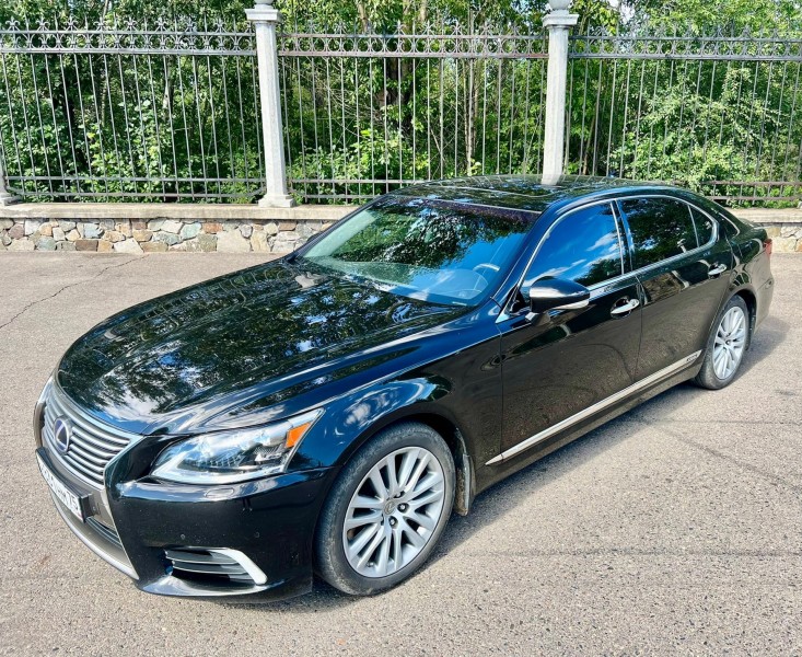 Lexus LS